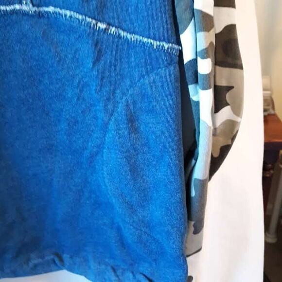 Oversized Knit Sweatshirt Kaktus Size L Blue Body Camo Sleeves & Hood Soft - Picture 4 of 5